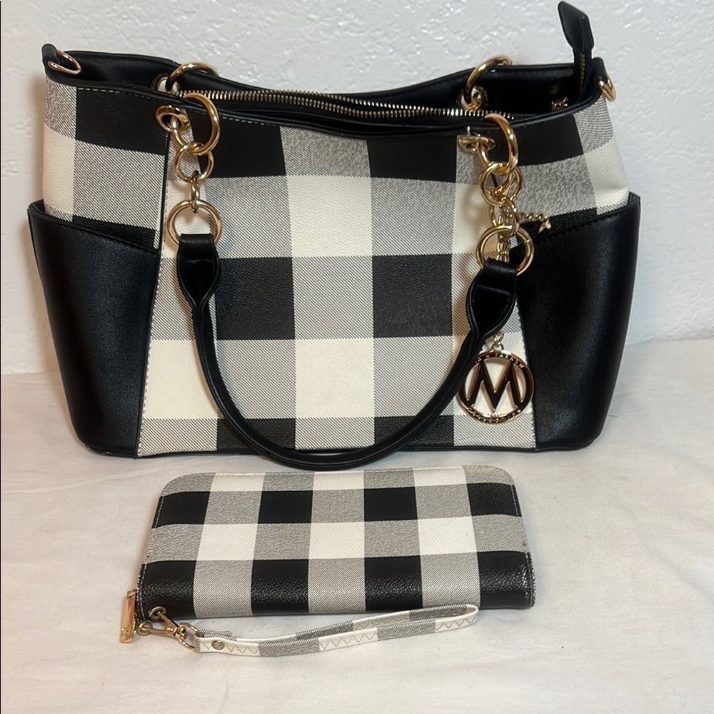 Stylish Black and White Checkered Handbag and Wallet Set